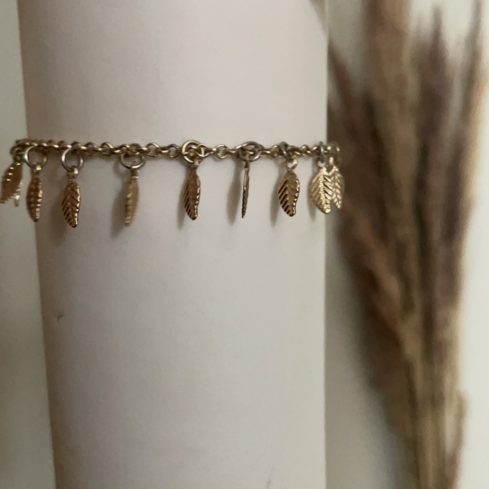 Leaf bracelet